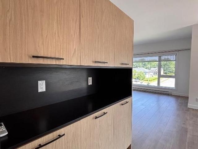Appartement style condo 4 1/2 deuxième étage