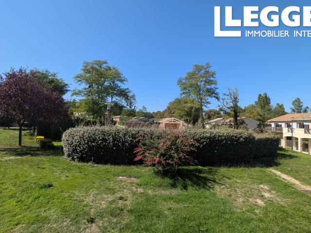 Appartement sur le Golf d'Albret avec vue sur la piscine à 10 minutes de Nérac