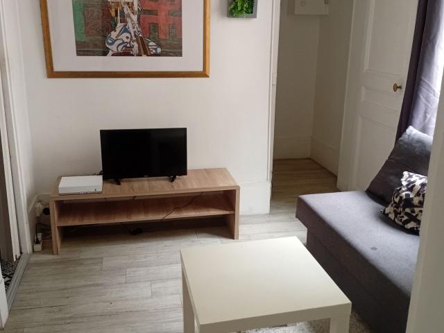 Appartement sur tres grande cour a Saint Germain des Pres, Paris Amsterdam Apartments for Rent