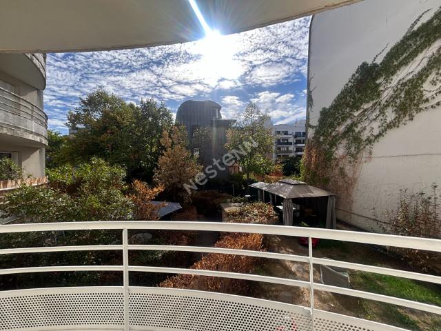 Appartement Suresnes 4 pièces avec 2 balcons et parking