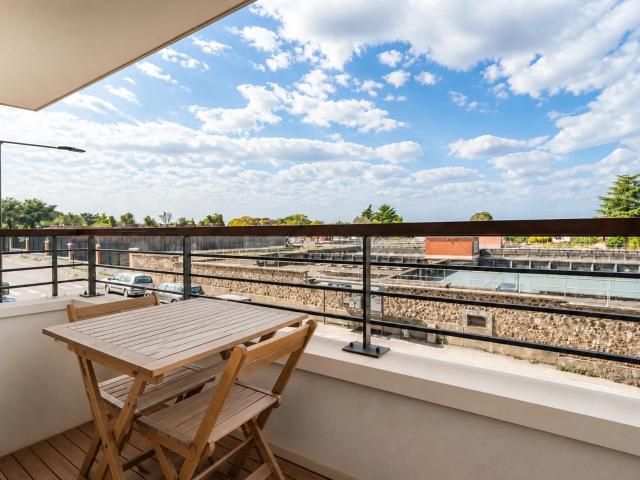 Appartement Suresnes 2 pièces 38m² parking Balcon