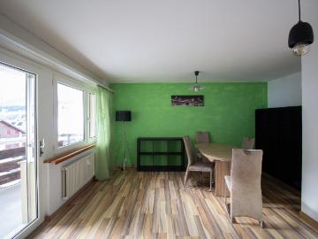 Appartementhaus 2.5 02, helle 2.5 Zimmer Attikawohnung mit 2 Balkonen und wunderschöner Blick