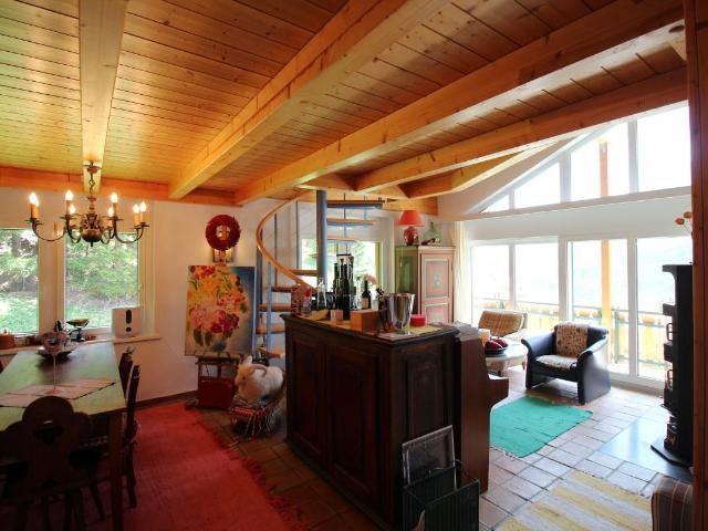 Appartementhaus 7.5 01 einzigartige, sehr grosszügige 7.5 Zimmer Doppel Dachgeschosswohnung im Landhausstil