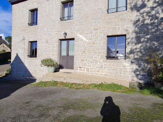 Appartements / Appartements à louer 2 pièces 85 m2 GUILLAC 56800