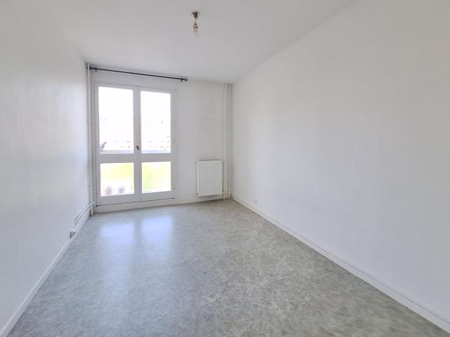 AppartementT4/ 3 chambres/ 75 m²