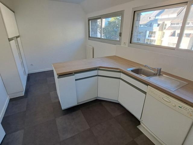 AppartementT4/ 3 chambres/ 94 m²