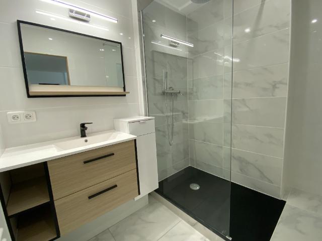 AppartementT5/ 4 chambres/ 10 m²