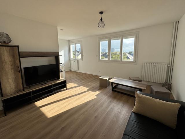 AppartementT5/ 4 chambres/ 93 m²