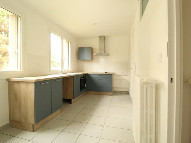 AppartementT5/ 4 chambres/ 96 m²