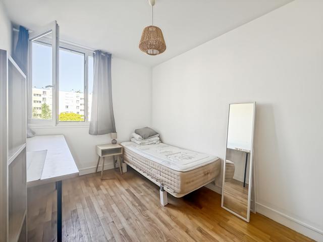 AppartementT1/ 11 chambres/ 70 m²