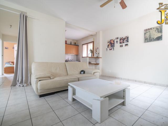 APPATRTEMENT F4 1er ETAGE