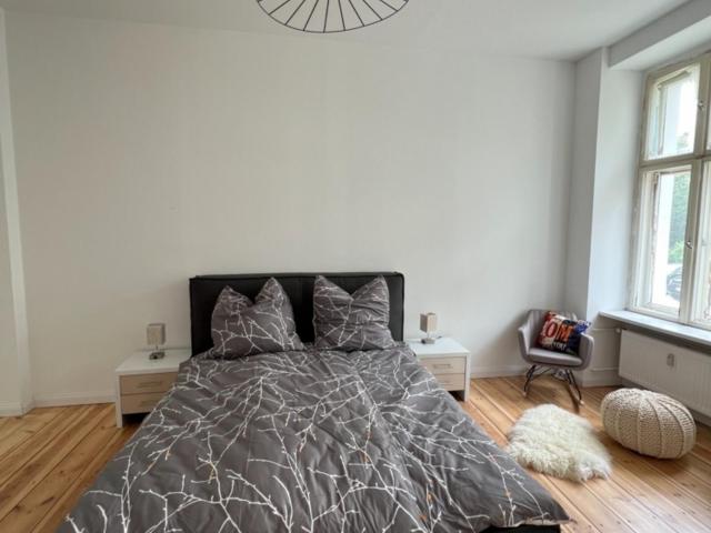 Appealing 2 bedroom apartment close to Landsberger Allee train station