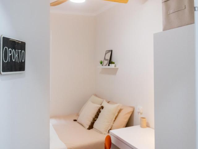 Appealing double bedroom neaer the Sant Andreu Comtal train station
