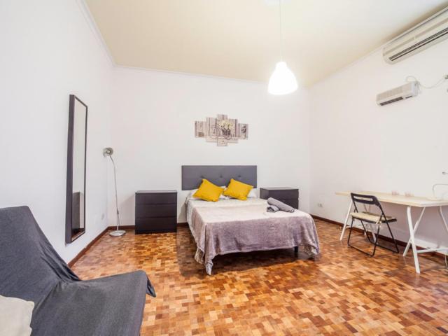 Appealing double bedroom near the Passeig de Gràcia metro