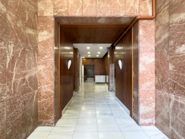 Appealing double bedroom steps from the Faculty of Information and Audiovisual Media