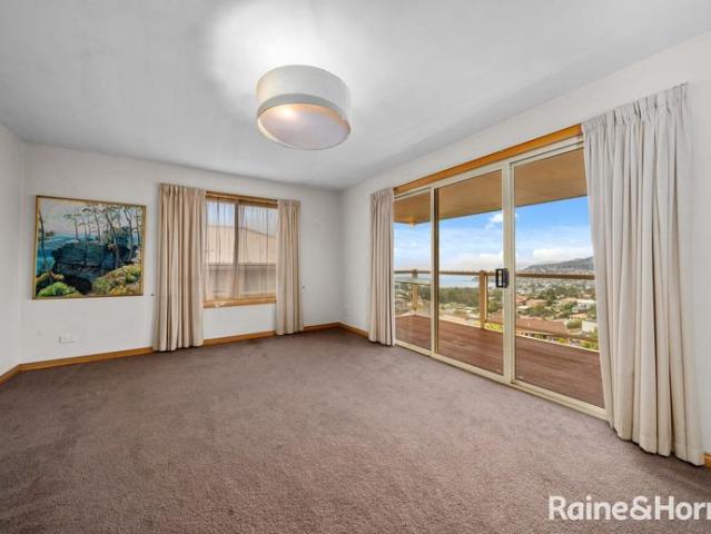 Appealing Family Home!