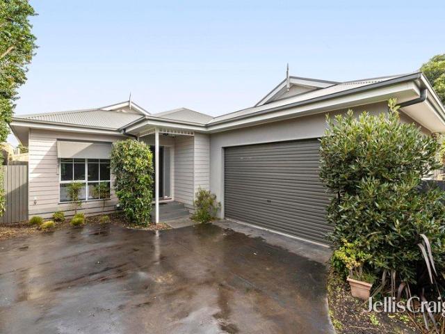 Appealing Home Offering a Relaxed Family Lifestyle