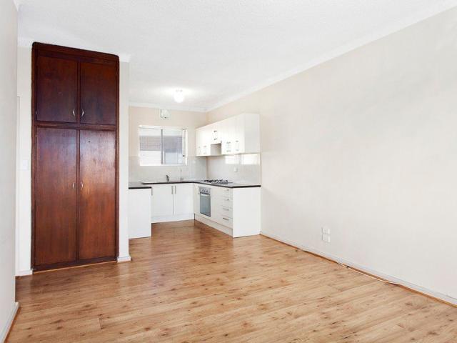 Appealing, Secure Upstairs Unit
