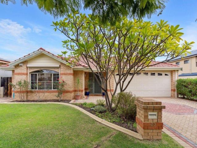 Appealing single level street front home, in one of Salter Point's most popular family streets