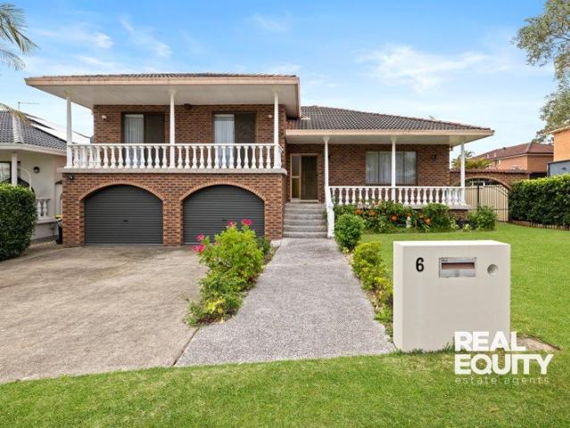 Massive Residence Fully Refurbished Throughout Plus Downstairs In Law Accommodation/Teenage Retreat