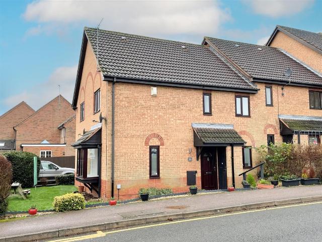 Apple Tree Close, Linslade LU7, 2 bed property to rent, £1,295 pcm | PrimeLocation