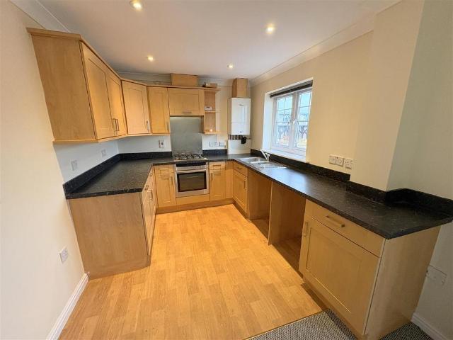 Appleby Close, Darlington 2 bed apartment to rent £675 pcm £156 pw