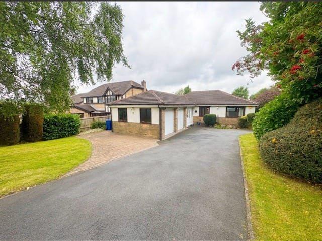 Applecross Drive, Burnley BB10, 3 bed bungalow to rent, £1,400 pcm | PrimeLocation