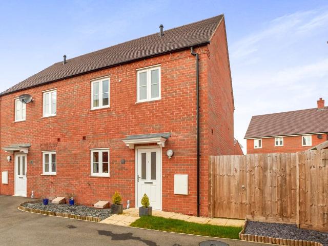 Appledine Way, Bedford MK41, 3 bed property to rent, £1,400 pcm | PrimeLocation