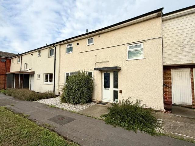 Appledore, Bracknell, Berkshire, RG12 4 bed terraced house to rent £1,900 pcm £438 pw