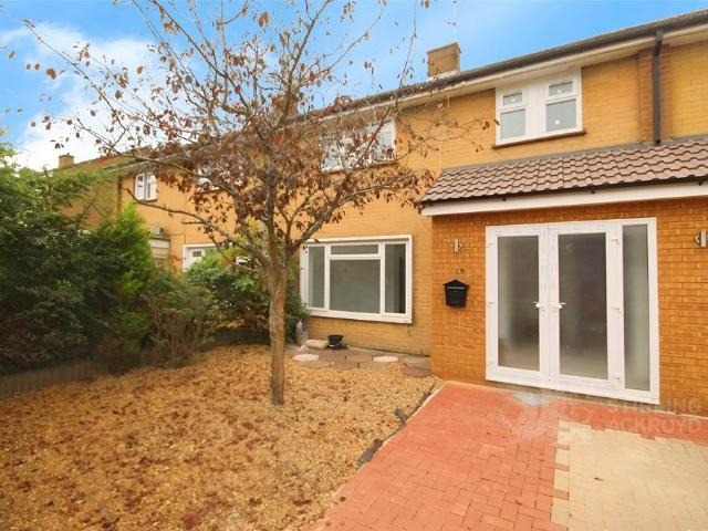 Applegarth Avenue, Guildford, GU2 1 bed in a house share to rent £975 pcm £225 pw
