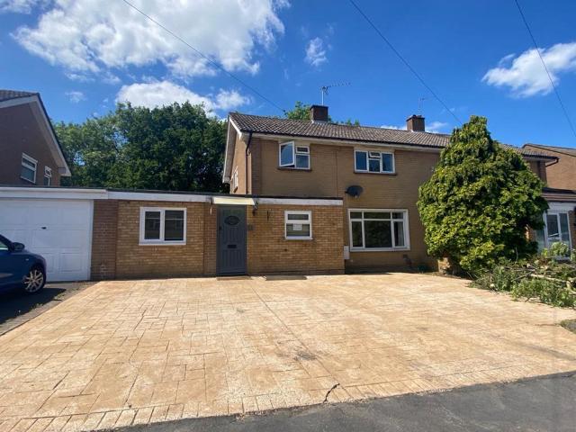 Applegarth Avenue, Guildford, GU2 6 bed terraced house to rent £4,799 pcm £1,107 pw