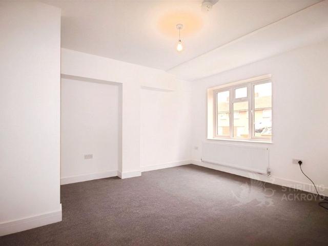 Applegarth Avenue, Guildford, GU2 8LP