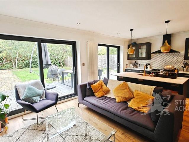 Applegarth Avenue, Guildford, Surrey, GU2 8LP
