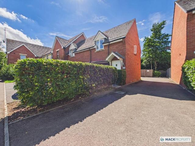 Appleyard Close, Cheltenham GL51, 2 bed flat to rent, £1,095 pcm | PrimeLocation