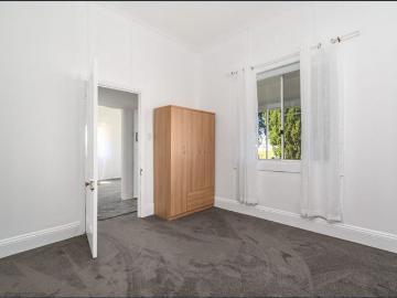 Cessnock, Narone Creek - Parking, Equipped kitchen
