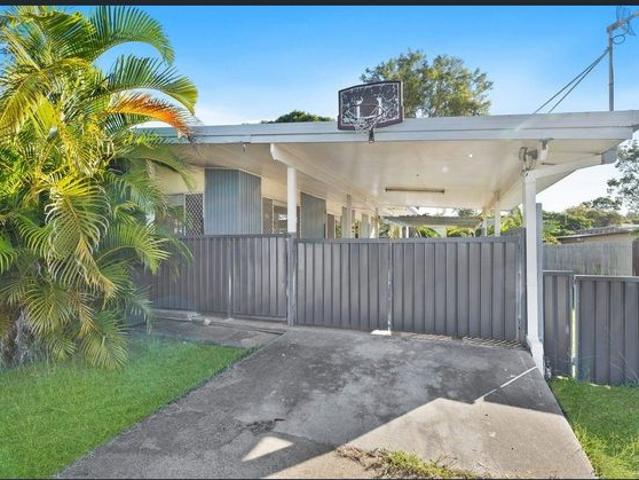 APPLICATION APPROVED: TIDY REFURBISHED FAMILY HOME IN NEW AUCKLAND