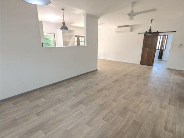 / APPLICATION APPROVED / BEAUTIFUL HOME IN A QUIET SAFE CLOSE NEAR THE BEACH