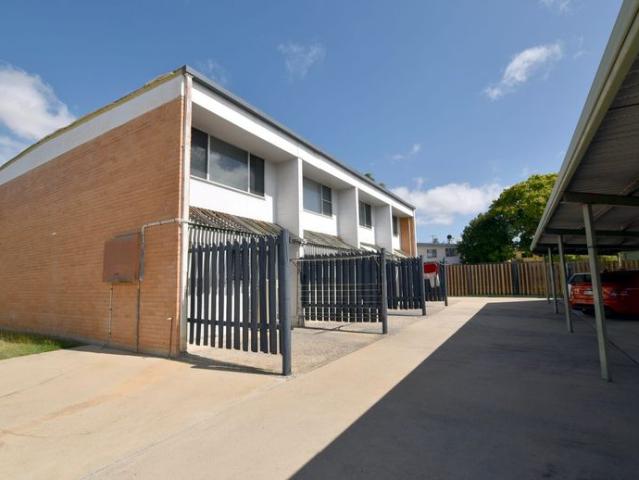 APPLICATION APPROVED: CLEAN & COMFORTABLE, SHORT WALK TO ALL YOUR EVERYDAY NEEDS