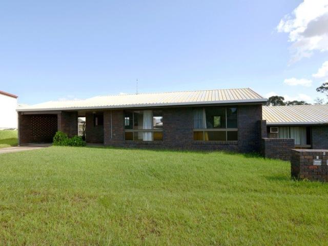 APPLICATION APPROVED: NEAT DUPLEX IN VERY POPULAR SUBURB, WALK TO SHOPS & SCHOOLS