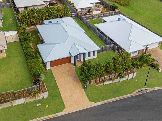 APPLICATION APPROVED: REFRESHED & READY: SPACIOUS KIRKWOOD FAMILY HOME