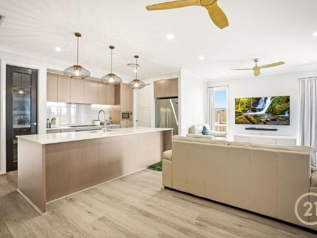 Apply Now Century 21 | the Paramount Group