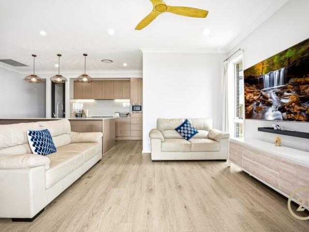 Apply Now Century 21 | the Paramount Group