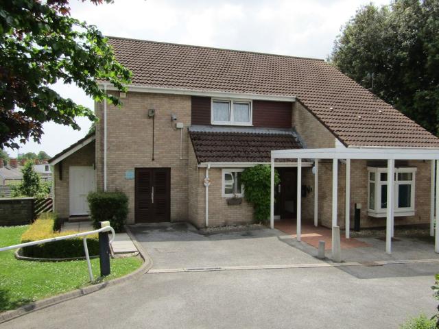 Apply on line* Over 45’s Three bedroom first floor flat with standard bathroom. Hafod