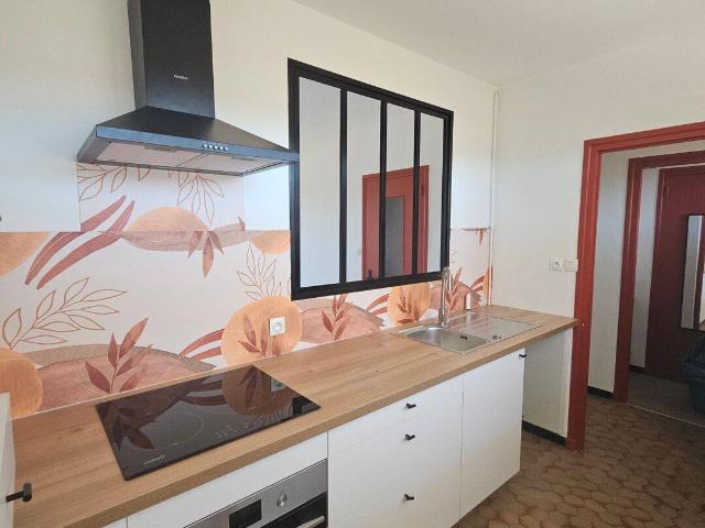 Apppartement avec balcon et garage