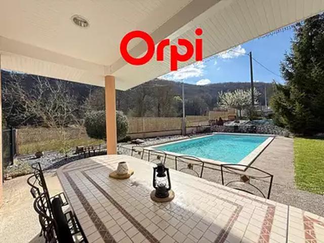 Apprieu 38140 Achat / Vente maison 5 pièces t5 piscine jardin