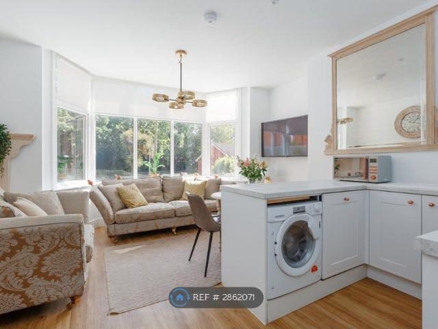 Approach Road, Poole BH14, 2 bed flat to rent, £1,800 pcm | PrimeLocation