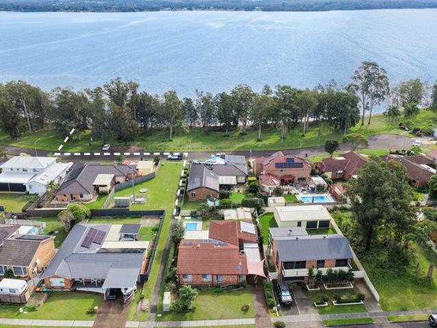 Approved granny flat in a prime lakeside setting