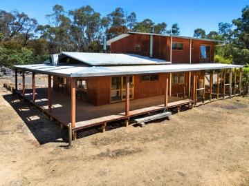Charming Acreage Lifestyle with Equestrian Facilities