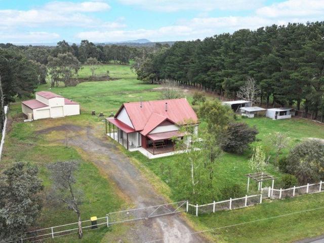 Approx. 7acre with separate Paddocks, Dam & Shedding