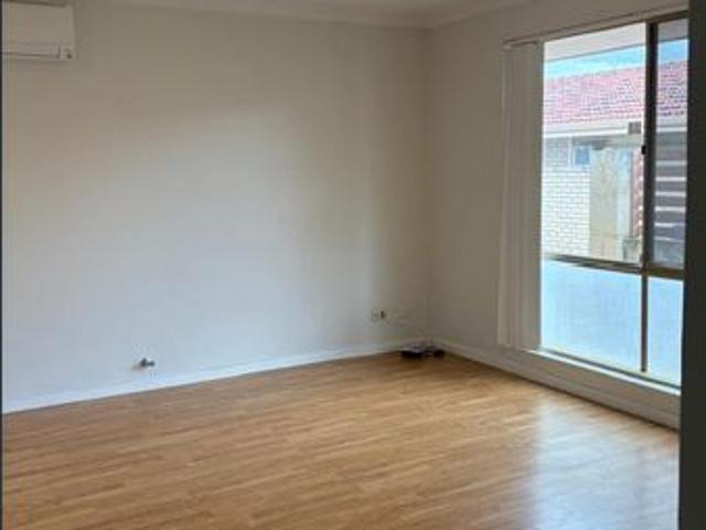 Approximately 20 minutes to Airport and Perth City